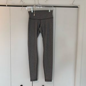 grey lululemon wunder under leggings